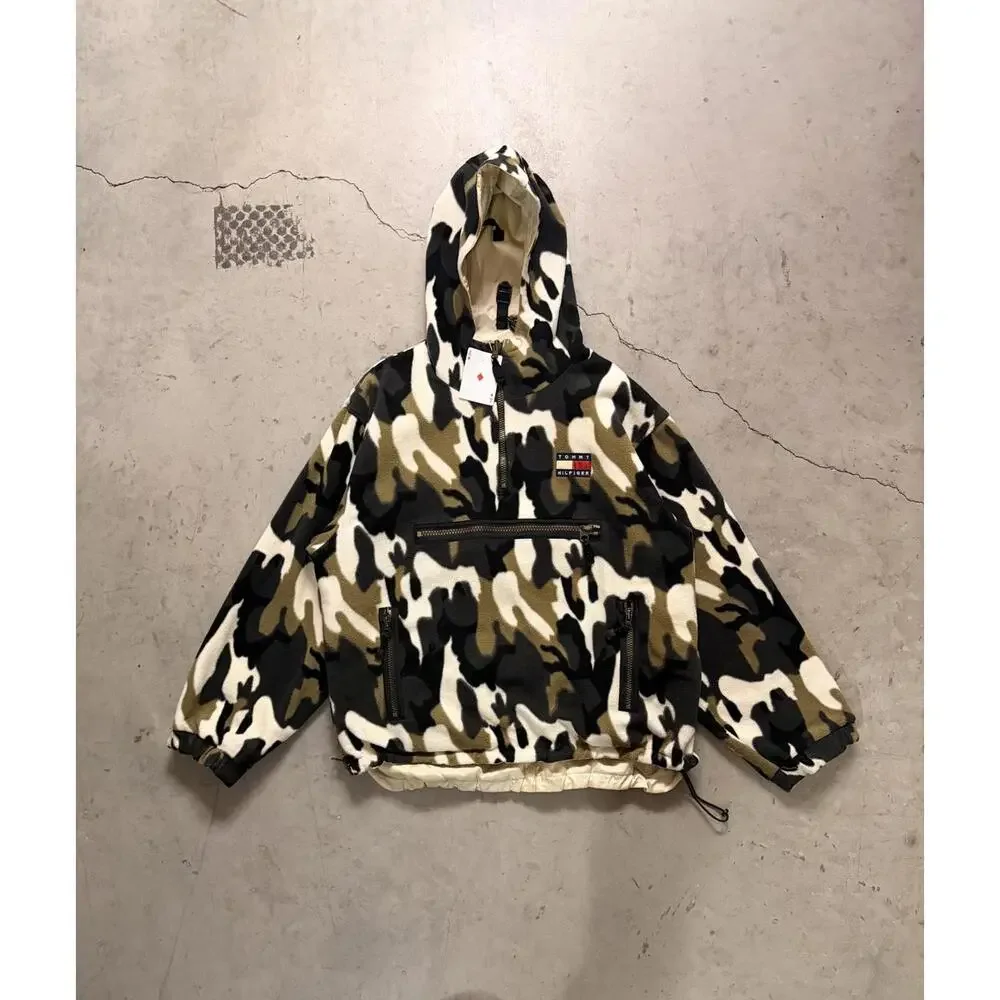 RARE Tommy Hilfiger Reversible Camo & Cream Pullover Jacket - Picture 1 of 9